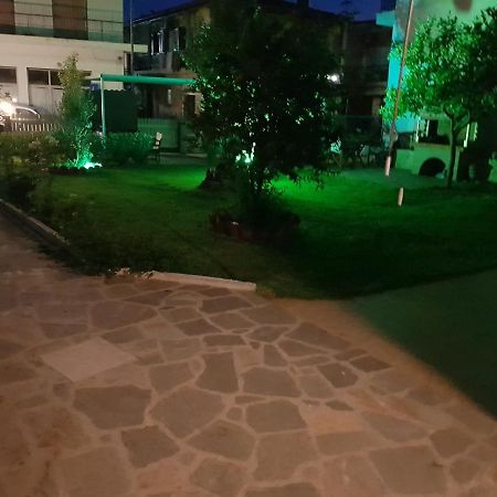 Magdalinos Apartments Néa Szkióni Kültér fotó
