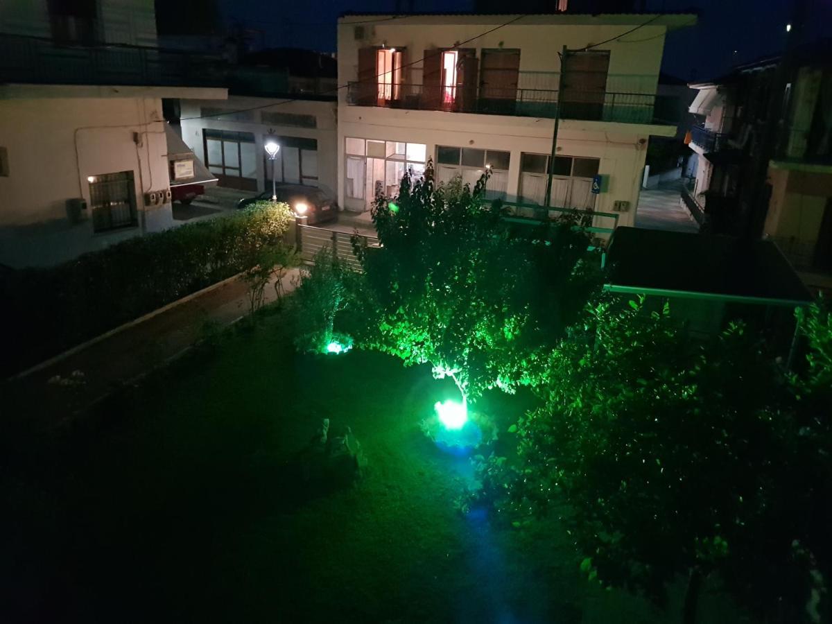 Magdalinos Apartments Néa Szkióni Kültér fotó